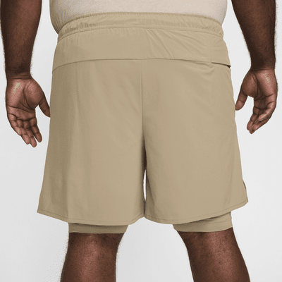 Shorts versátiles Dri-FIT de 18 cm 2 en 1 para hombre Nike Unlimited