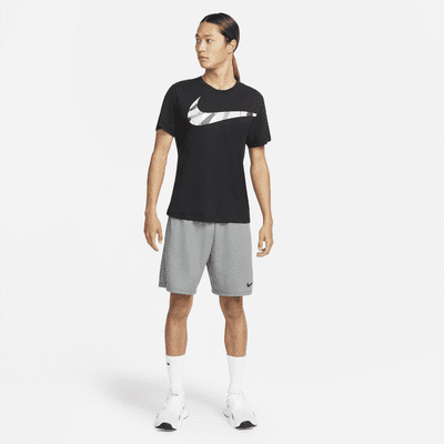 Nike Dri-FIT Sport Clash Men's Training T-Shirt. Nike VN