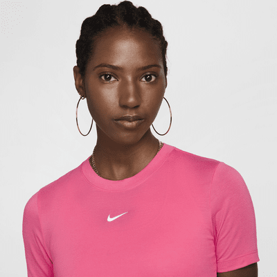 Nike Sportswear Essential aansluitend kort T-shirt voor dames