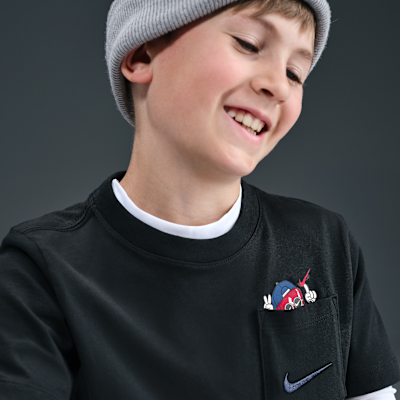 Nike Sportswear Older Kids' T-Shirt