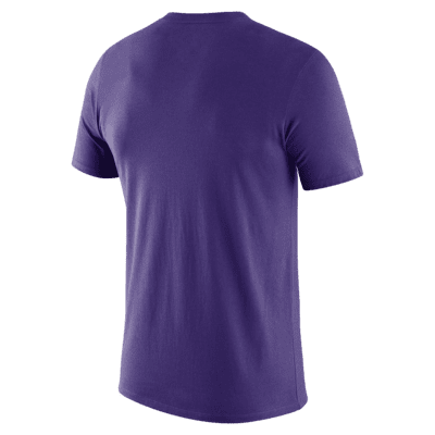 Los Angeles Lakers Essential Men's Nike NBA T-Shirt. Nike.com