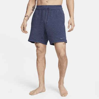 Shorts sin forro Dri-FIT de 18 cm para hombre Nike Yoga