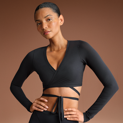 NikeSKIMS Weightless Layers Women's Long-Sleeve Wrap Top