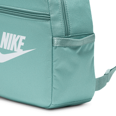 เป้สะพายหลังขนาดเล็กสำหรับผู้หญิง Nike Sportswear Futura 365 (6 ล.)