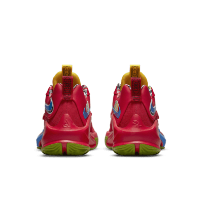 Zoom Freak 3 Basketball Shoes. Nike RO
