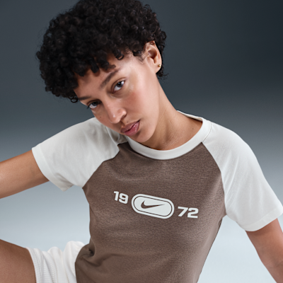Nike Sportswear Chill Knit Women's Slim Graphic T-Shirt