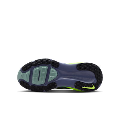 Nike Vomero 18 Older Kids' Road Running Shoes