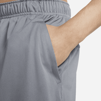 Shorts versátiles sin forro Dri-FIT de 18 cm para hombre Nike Totality