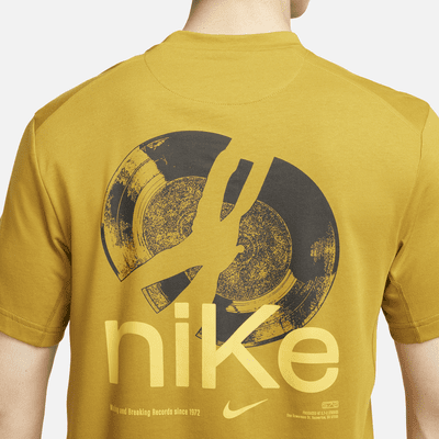 Nike Primary Studio '72 Men's Dri-FIT Short-Sleeve Versatile Top