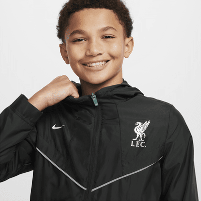 Fotbalová větrovka Nike Liverpool FC Amplify Windrunner pro větší děti (chlapce)