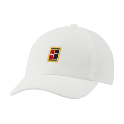 práctico Asombrosamente Aprendiz NikeCourt Heritage86 Logo Tennis Hat. Nike LU