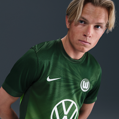 Haut de foot à manches courtes Replica Nike Dri-FIT VfL Wolfsburg 2025/2026 Stadium Domicile pour homme