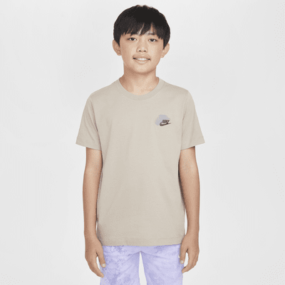 Nike Sportswear Standard Issue Older Kids' (Boys') Graphic T-Shirt