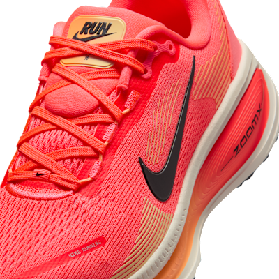 รองเท้าวิ่งโร้ดรันนิ่งผู้หญิง Nike Vomero 18