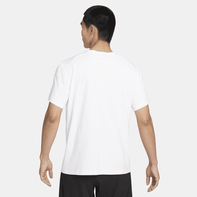 Nike Dri-FIT UV Hyverse 男款短袖健身上衣