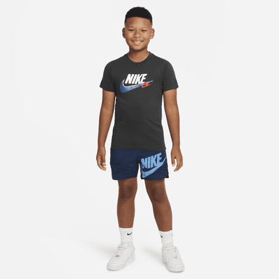 Nike Sportswear Standard Issue Older Kids' (Boys') T-shirt. Nike ZA