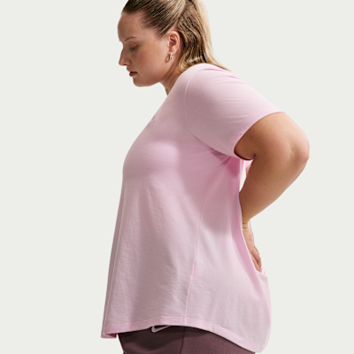 Nike Sportswear Club Essentials Women's T-Shirt (Plus Size)
