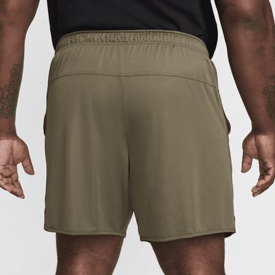 Shorts versátiles sin forro Dri-FIT de 18 cm para hombre Nike Totality