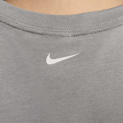 T-shirt recortada Nike Sportswear para mulher