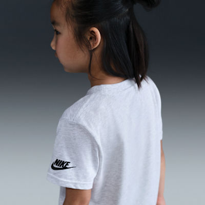 Playera de manga corta de tejido Knit Family para niños talla pequeña Nike Club