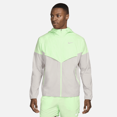 Chamarra de correr Repel para hombre Nike Windrunner