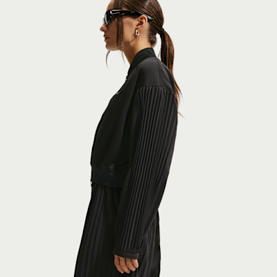 Chamarra de manga plisada para mujer Nike Sportswear