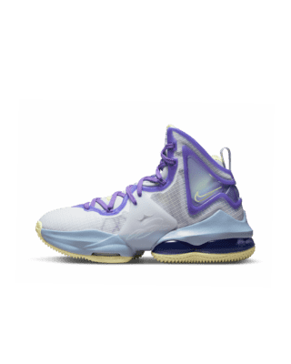 Nike Lebron 16 Low Basketball Shoe in Purple for Men