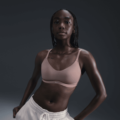 Женские  Nike Alate Minimalist
