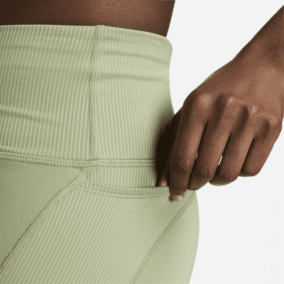 Shorts de running ajustados de tiro medio con paneles elásticos para mujer Nike