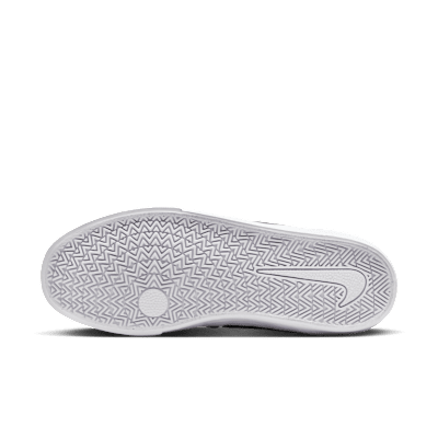 Tenis para mujer Nike Charge Suede