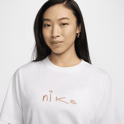 Nike Sportswear 女款 T 恤