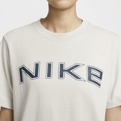 Nike Sportswear Women's Loose Short-Sleeve Graphic T-Shirt