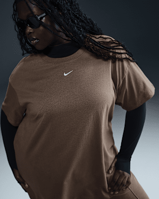 Женская футболка Nike Sportswear Essential (Plus Size)