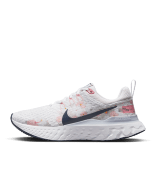 Nike React Infinity 3 Premium 女款路跑鞋。Nike TW