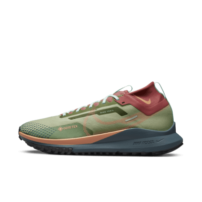 Waterproof Trail-Running Shoes. Nike LU
