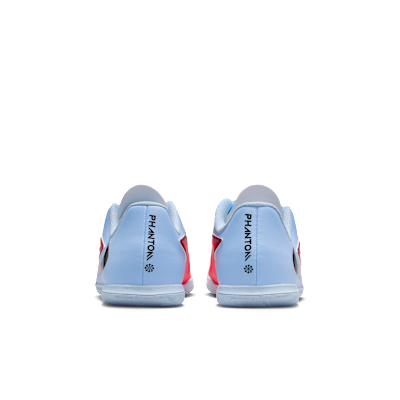 Nike Jr. Phantom 6 Low Club Big Kids' Indoor/Court Soccer Shoes