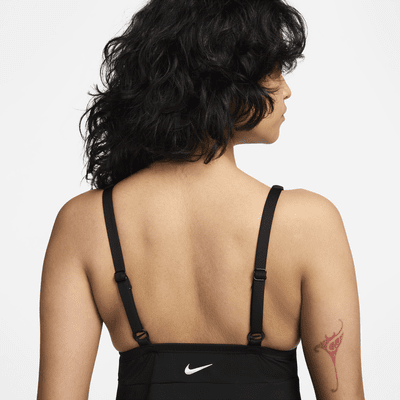 Top de tankini con cuello en V para mujer Nike Swim Essential