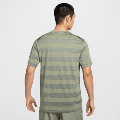 Nike Primary Men's Dri-FIT Short-Sleeve Fitness Top