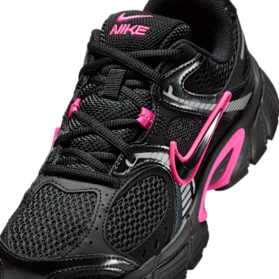 Γυναικεία παπούτσια Nike V5 RNR με ανακλαστικές λεπτομέρειες