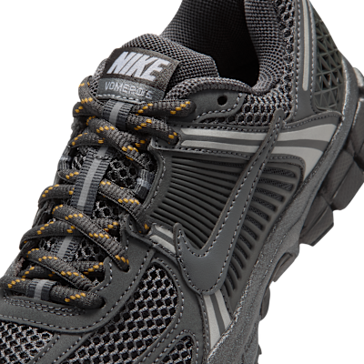 Nike Vomero 5 Older Kids' Shoes with Reflective Design Accents. Nike NO