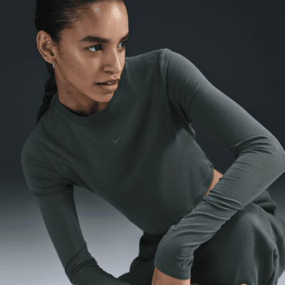 Långärmad kort tröja Nike Sportswear Chill Knit med slimmad passform för kvinnor