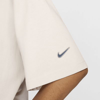 Nike Sportswear weites Kurzarmshirt mit Grafik (Damen)