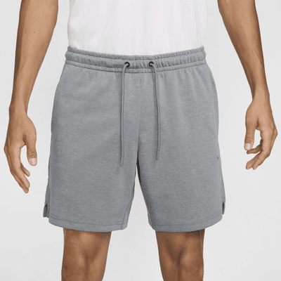 Shorts Dri-FIT de 18 cm sin forro con protección UV versátiles para hombre Nike Primary