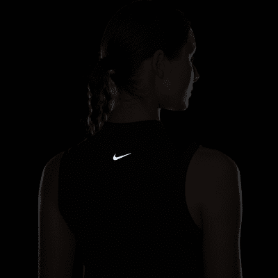 Nike One Fitted Dri-FIT kort singlet med høy hals til dame