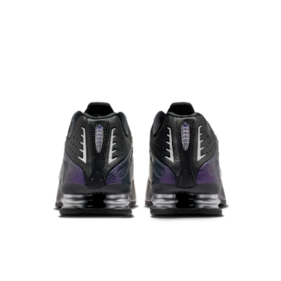 ナイキ ショックス R4 メンズシューズ