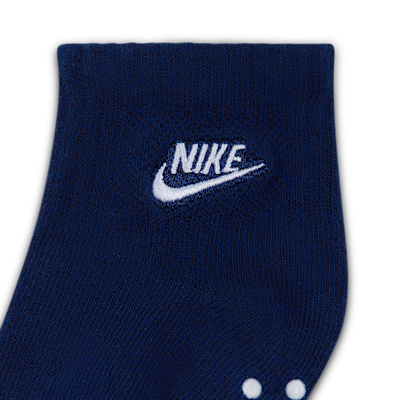 Nike griffige Knöchelsocken für Babys (6–12 M) (3 Paar)