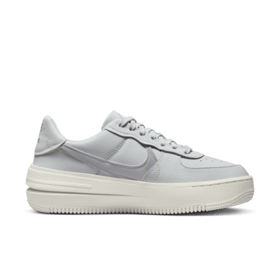รองเท้าผู้หญิง Nike Air Force 1 PLT.AF.ORM