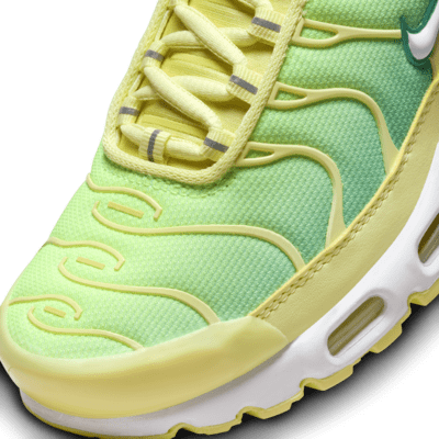 womens black air max plus