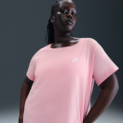 Nike Sportswear Club Essentials Women's T-Shirt (Plus Size)