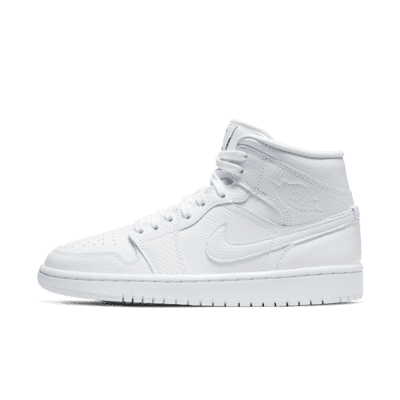 white nike jordan 1s